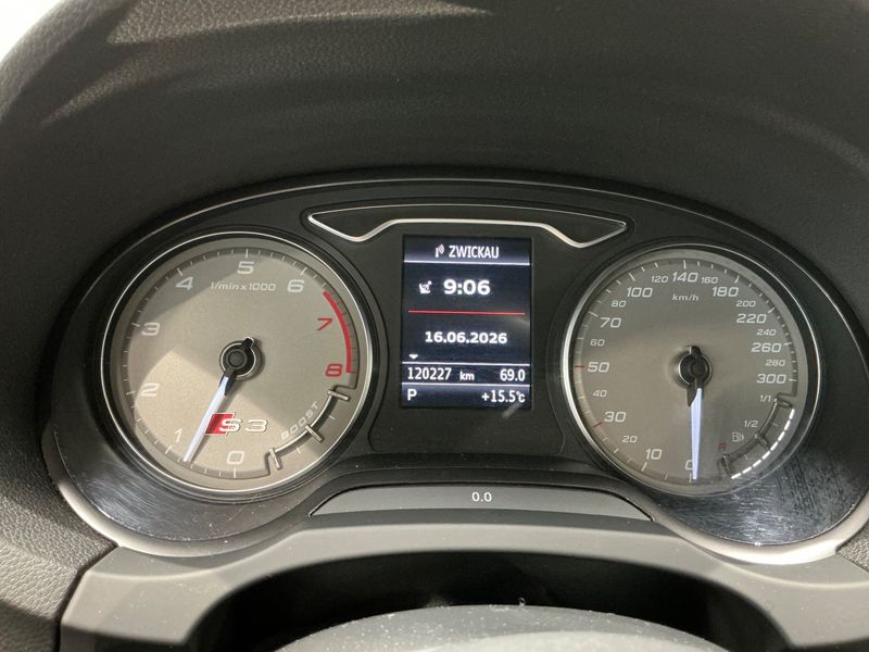 Audi S3 Sportback 2.0 TFSI quattro — zdjęcie 13