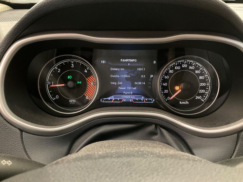 Jeep Cherokee 2.0 M-Jet Limited 4WD — zdjęcie 13