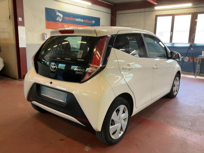 Toyota Aygo 1.0 X-Play — zdjęcie 6