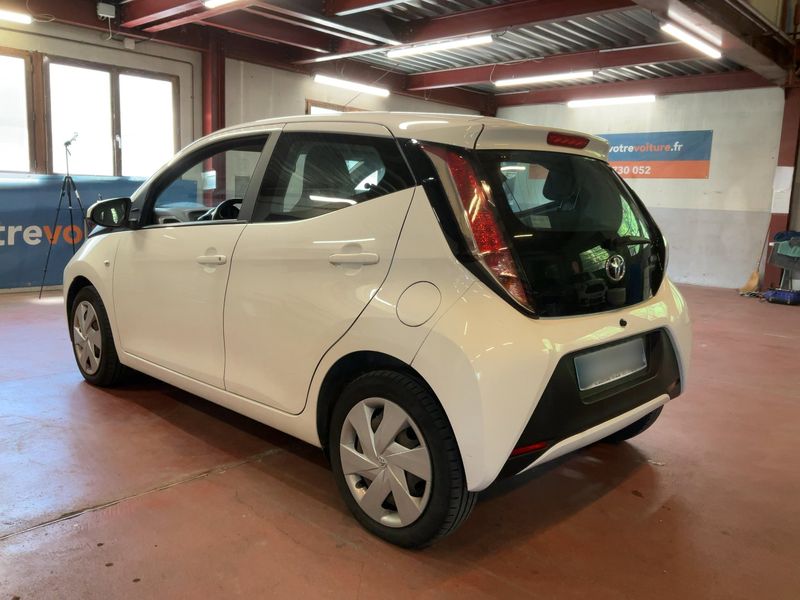 Toyota Aygo 1.0 X-Play — zdjęcie 3