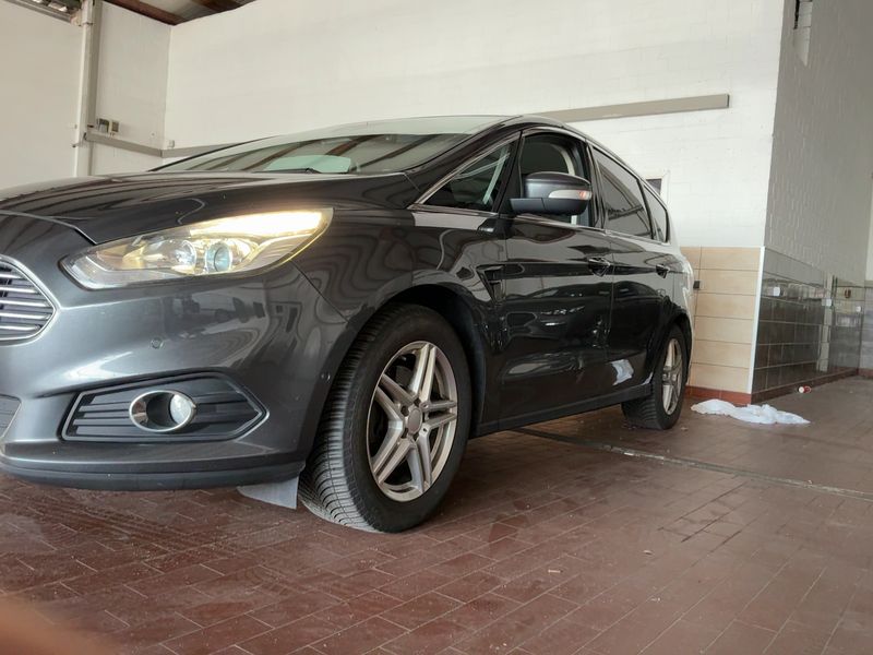 Ford S-Max 2.0 TDCi Titanium — zdjęcie 2