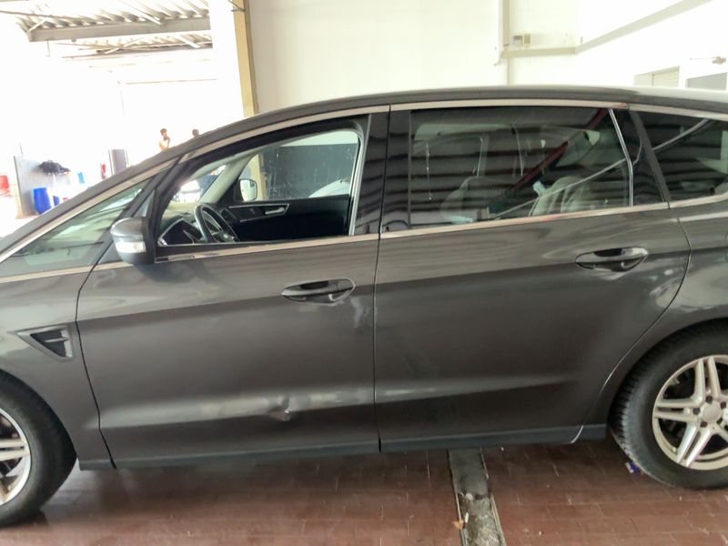 Ford S-Max 2.0 TDCi Titanium — zdjęcie 4