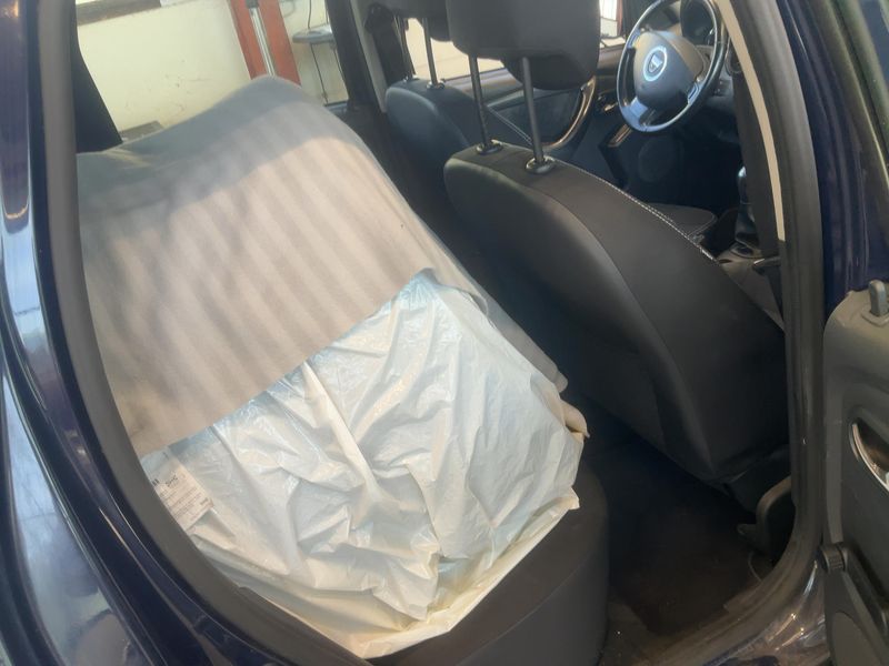 Dacia Duster 1.6 Laureate 4x2 — zdjęcie 14