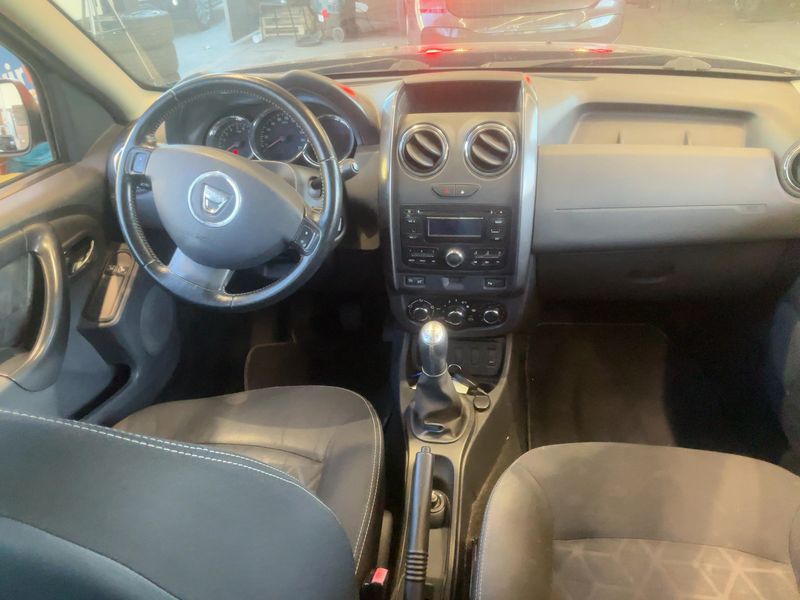 Dacia Duster 1.6 Laureate 4x2 — zdjęcie 12
