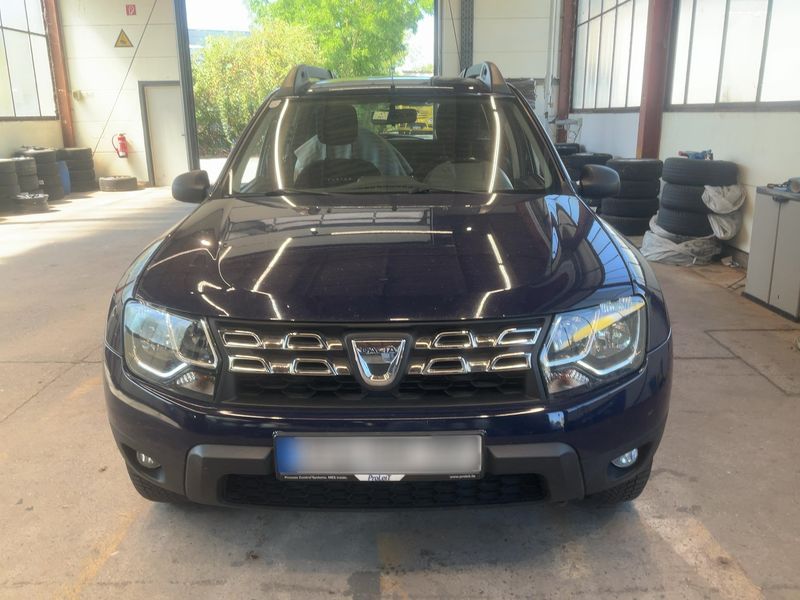 Dacia Duster 1.6 Laureate 4x2 — zdjęcie 9