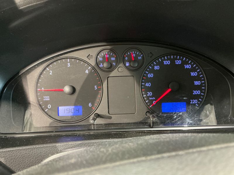Volkswagen T5 Kombi 1.9 TDI lang — zdjęcie 4