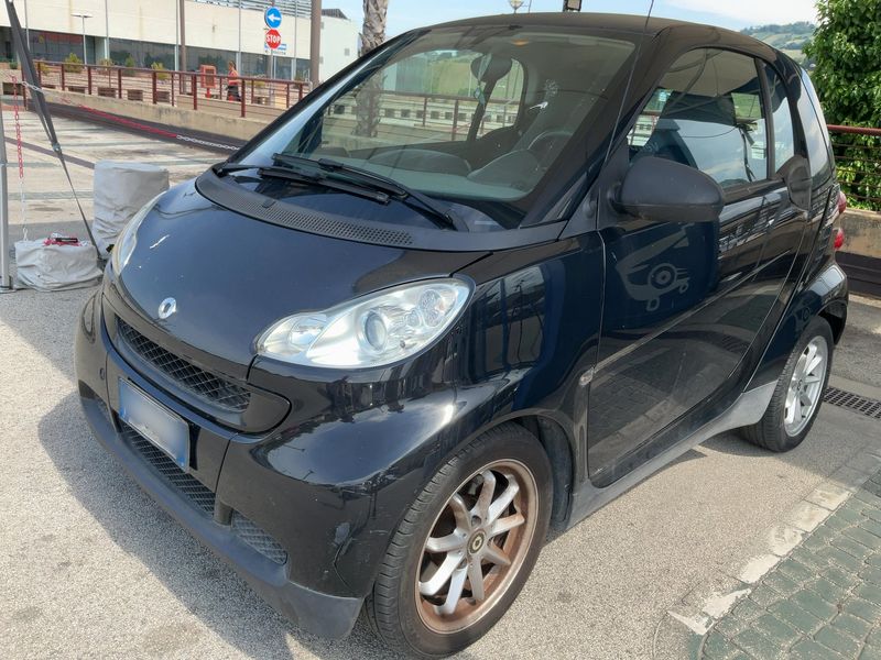 Smart fortwo 1.0 Micro Hybrid Drive pure — zdjęcie 2