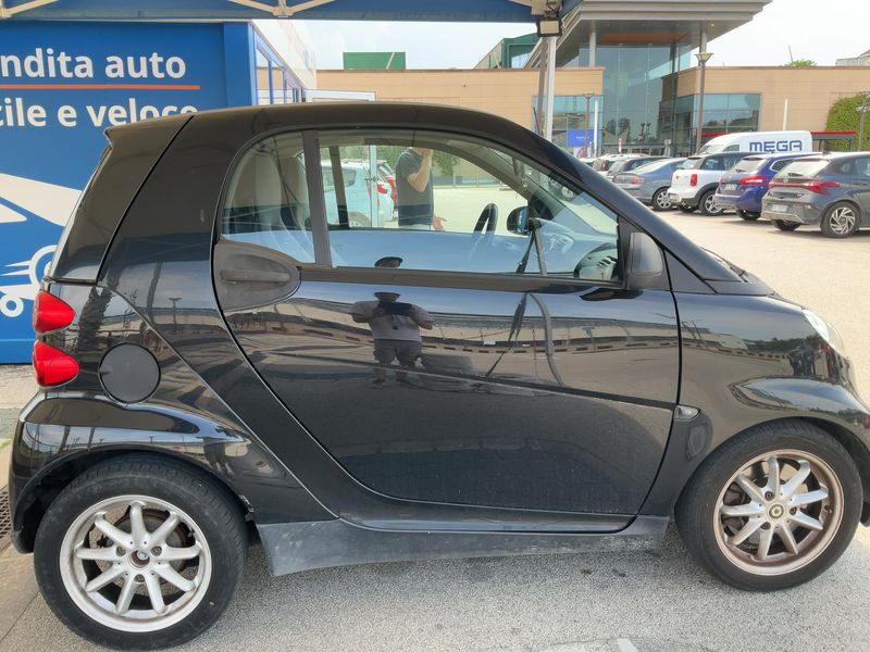 Smart fortwo 1.0 Micro Hybrid Drive pure — zdjęcie 7