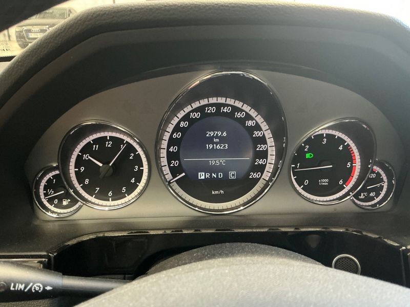 Mercedes-Benz E-Klasse E 220 CDI Avantgarde — zdjęcie 13