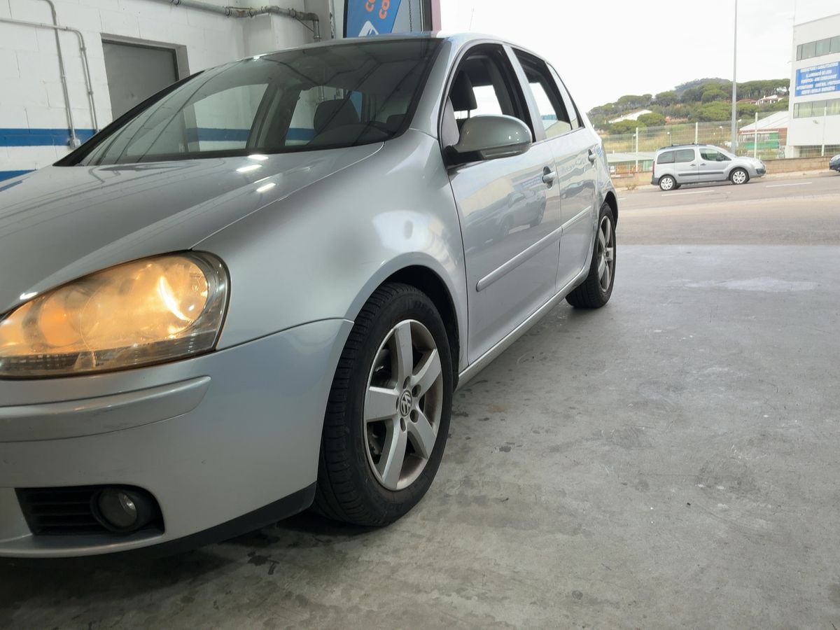 Volkswagen Golf V 1.9 TDI Sportline