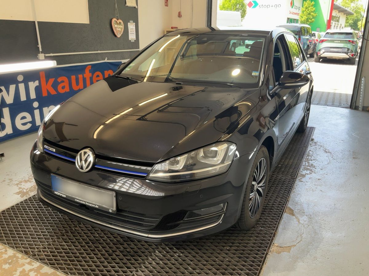 Volkswagen Golf 2016 — photo 1