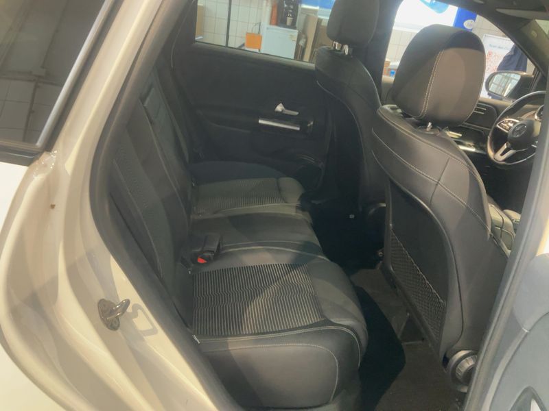 Mercedes-Benz B-Klasse B 220 4Matic Progressive — zdjęcie 14
