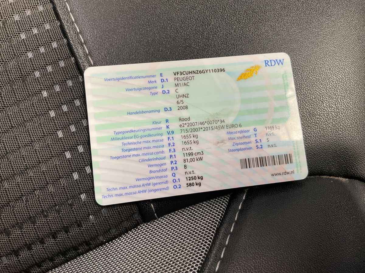 Peugeot 2008 1.2 PureTech Allure