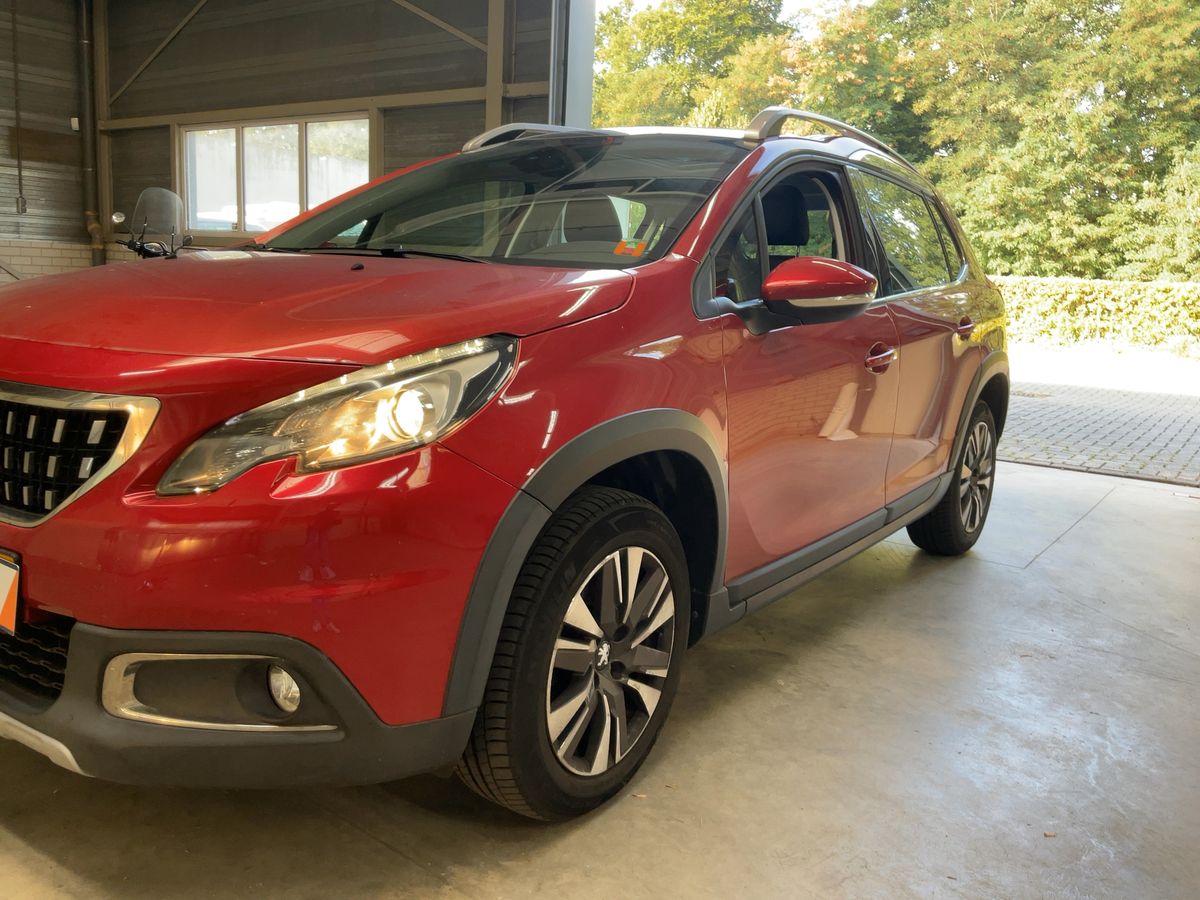 Peugeot 2008 1.2 PureTech Allure