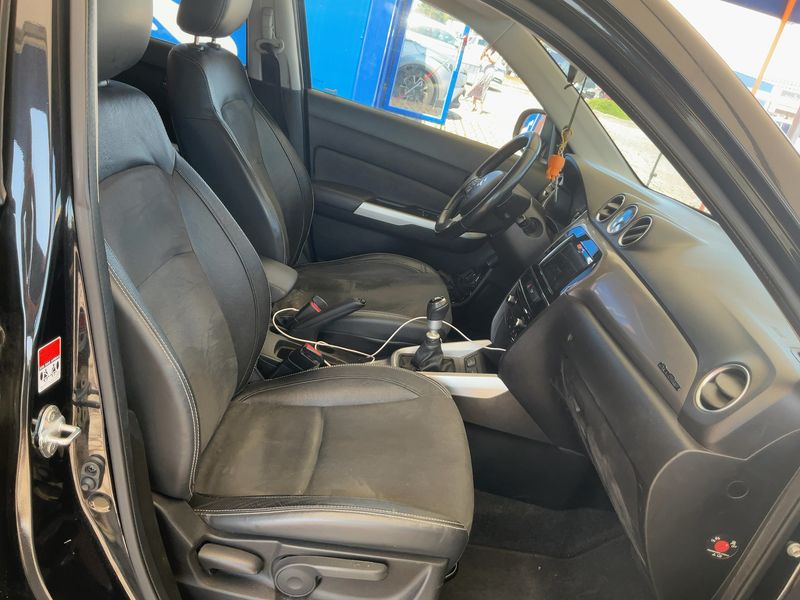 Suzuki Vitara 1.6 DDiS V-Top 4x4 — zdjęcie 11