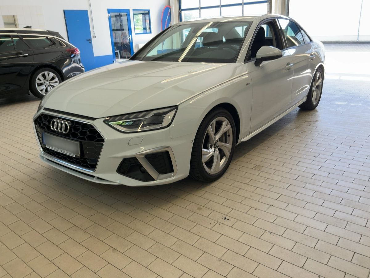 Audi A4 2021 — photo 1