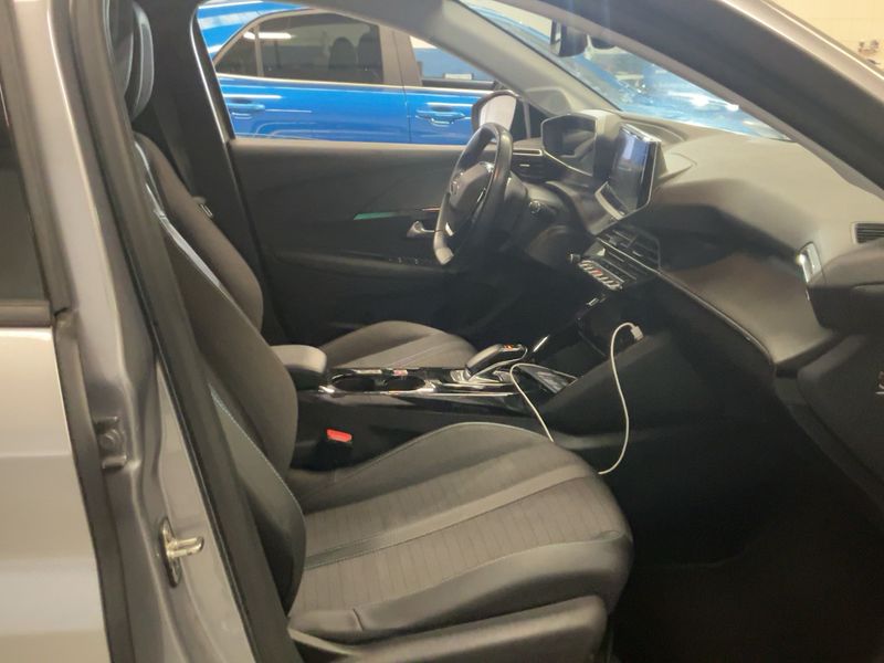 Peugeot 208 electric drive 100 kW Allure Pack — zdjęcie 11
