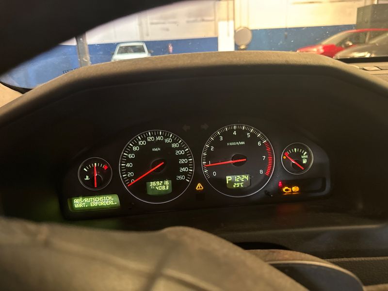 Volvo V70 2.4 Bi-Fuel Kinetic — zdjęcie 4