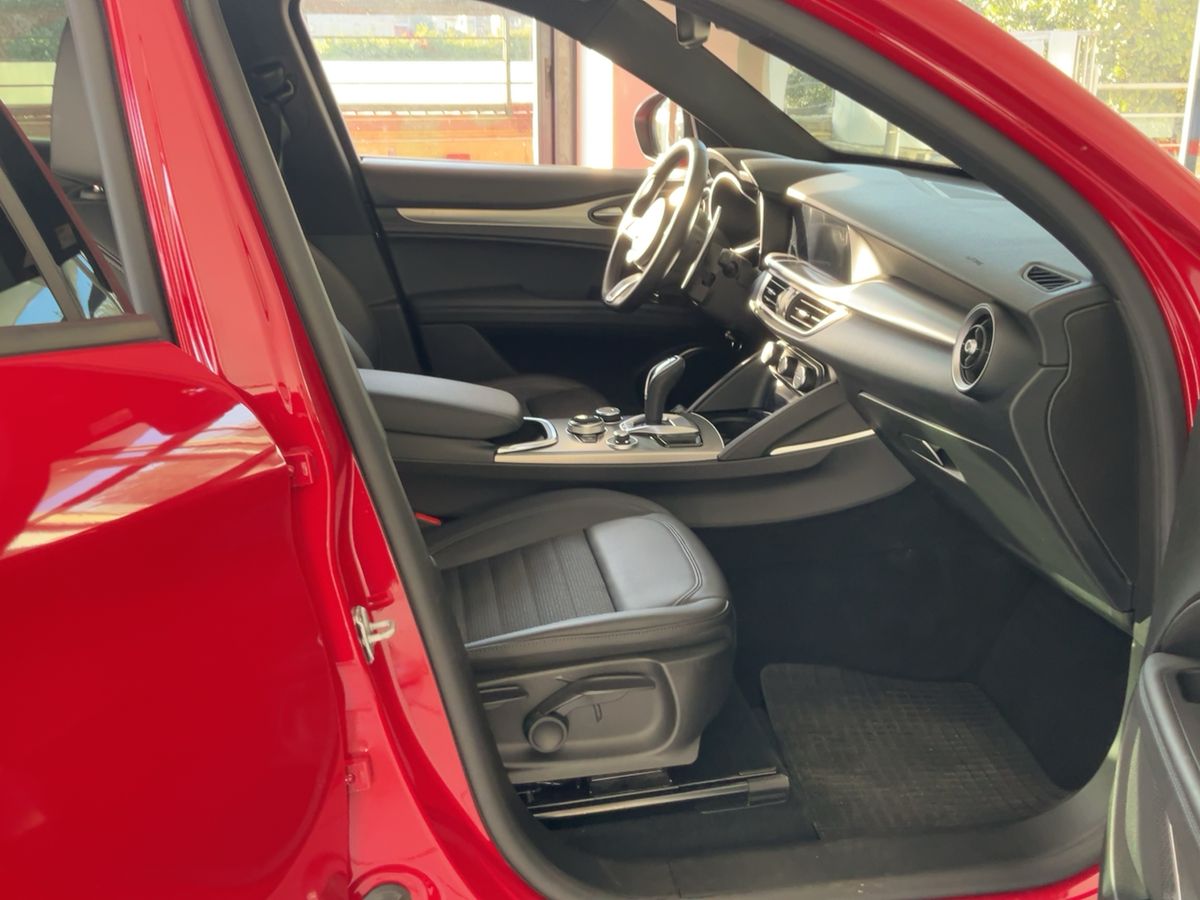 Alfa Romeo 2022 — photo 17