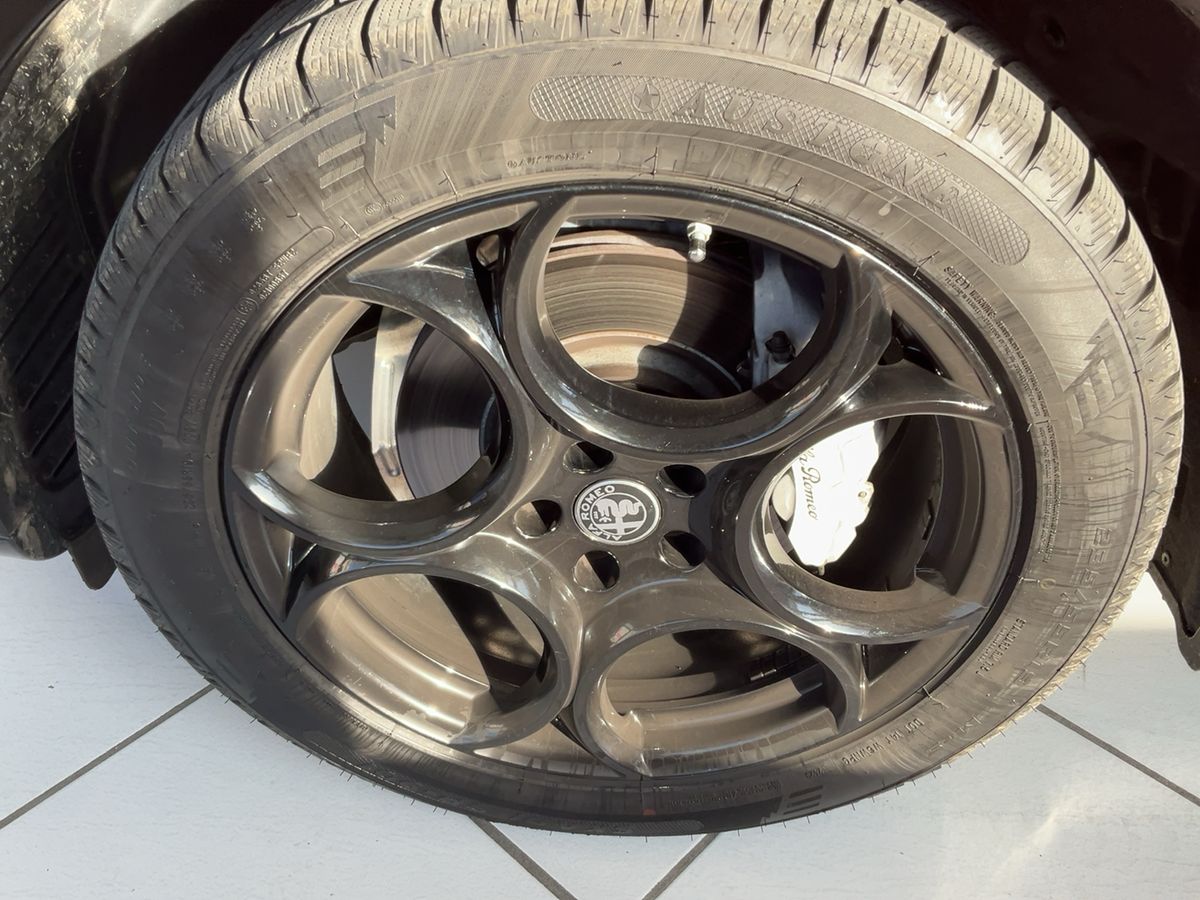 Alfa Romeo 2022 — photo 4