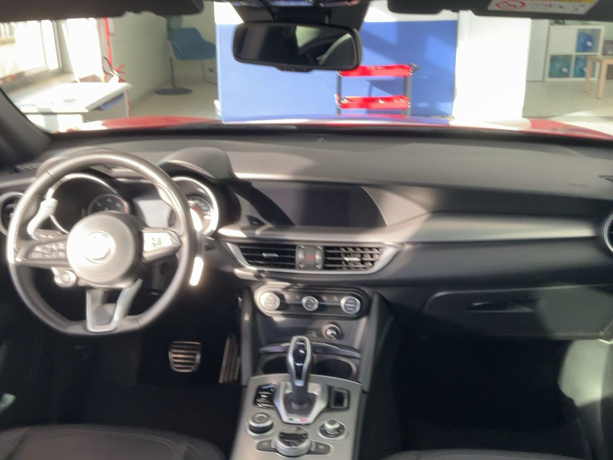 Alfa Romeo 2022 — photo 18