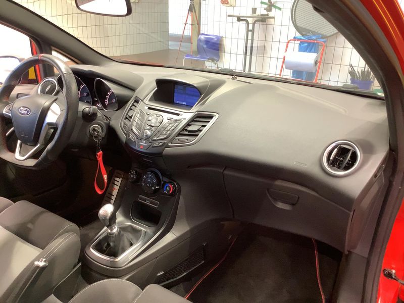 Ford Fiesta 1.6 EcoBoost ST — zdjęcie 12