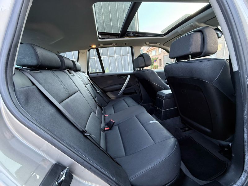 BMW X3 xDrive 20i — zdjęcie 25