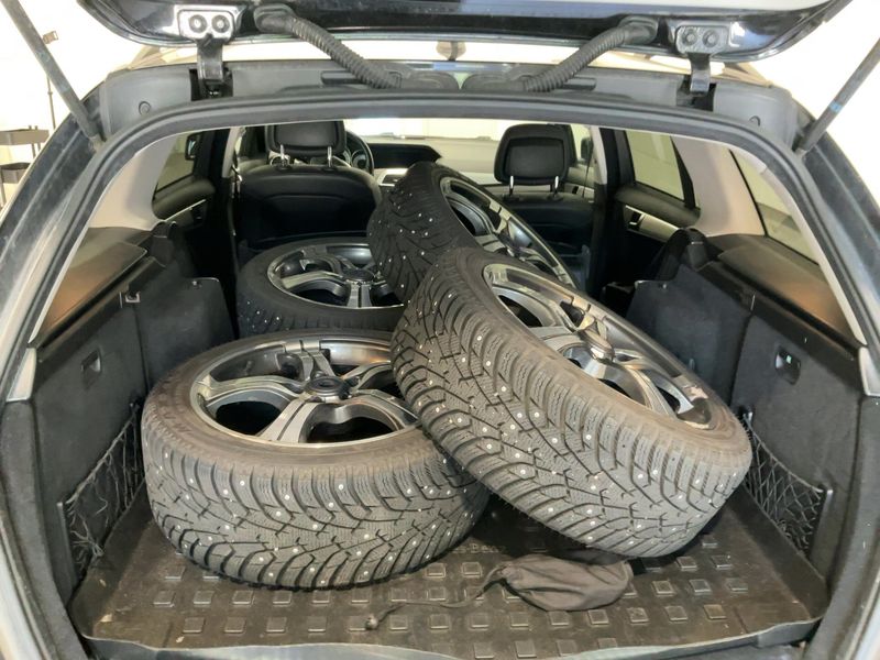 Mercedes-Benz C-Klasse C 220 CDI T BlueEfficiency Avantgarde — zdjęcie 10