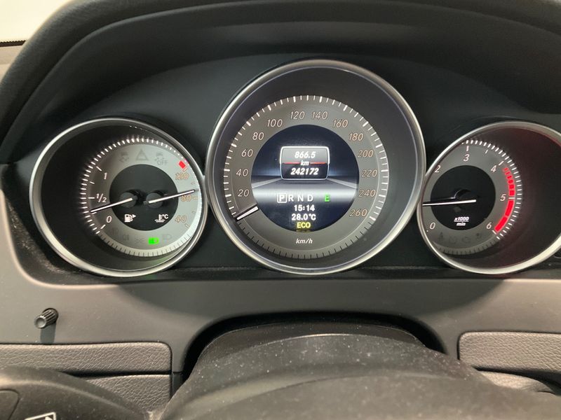 Mercedes-Benz C-Klasse C 220 CDI T BlueEfficiency Avantgarde — zdjęcie 13