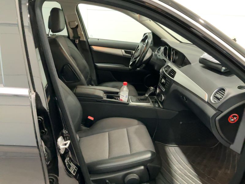 Mercedes-Benz C-Klasse C 220 CDI T BlueEfficiency Avantgarde — zdjęcie 11