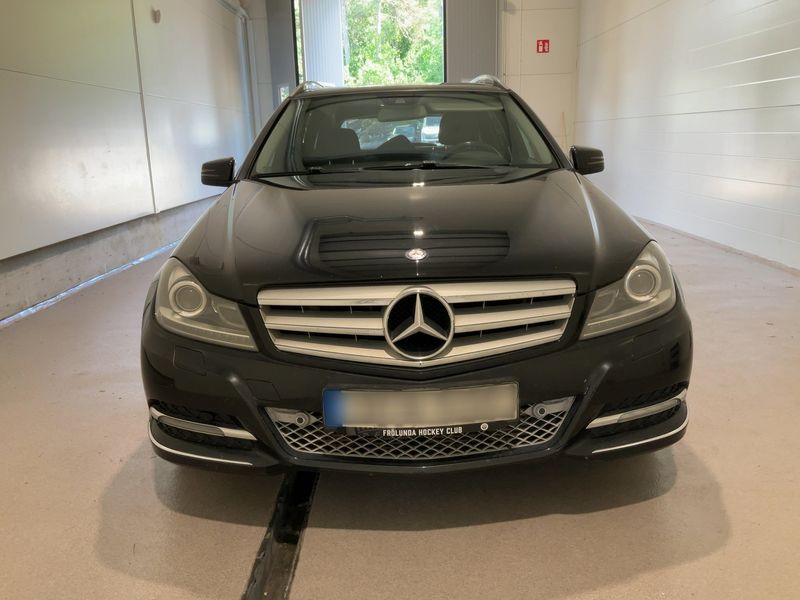 Mercedes-Benz C-Klasse C 220 CDI T BlueEfficiency Avantgarde — zdjęcie 9