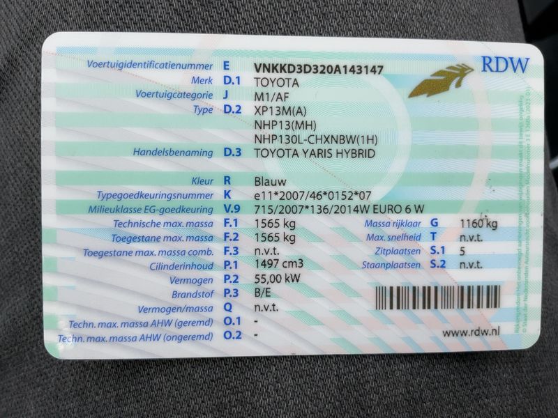 Toyota Yaris 1.5 Hybrid Club — zdjęcie 15