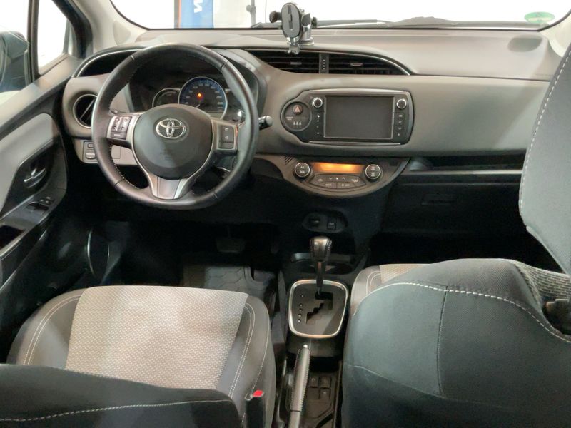 Toyota Yaris 1.5 Hybrid Club — zdjęcie 12