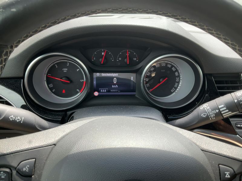 Opel Astra 1.6 CDTI Dynamic Start&Stop — zdjęcie 13