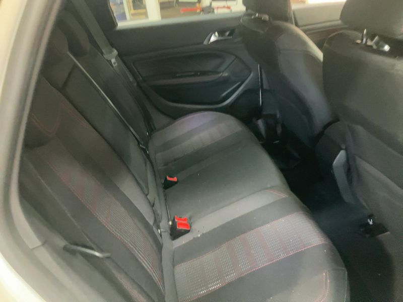Peugeot 308 1.2 e-THP Allure — zdjęcie 14