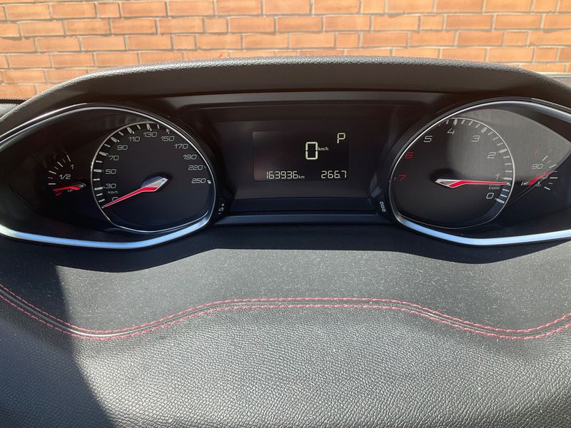 Peugeot 308 1.2 e-THP Allure — zdjęcie 13