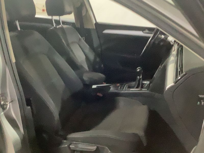 Volkswagen Passat 2.0 TDI Advance BlueMotion Tech — zdjęcie 11