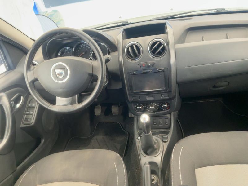 Dacia Duster 1.6 SCe LPG Laureate Family 4x2 — zdjęcie 12