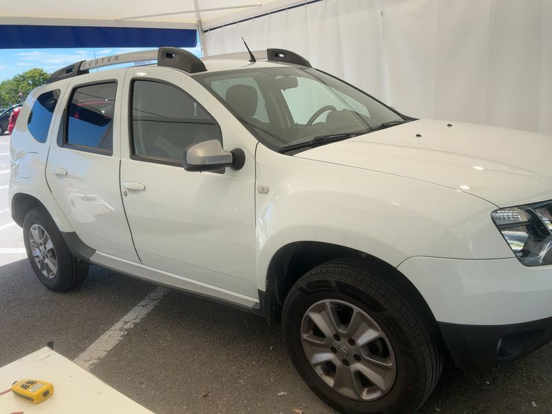 Dacia Duster 1.6 SCe LPG Laureate Family 4x2 — zdjęcie 8