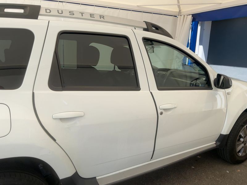 Dacia Duster 1.6 SCe LPG Laureate Family 4x2 — zdjęcie 7