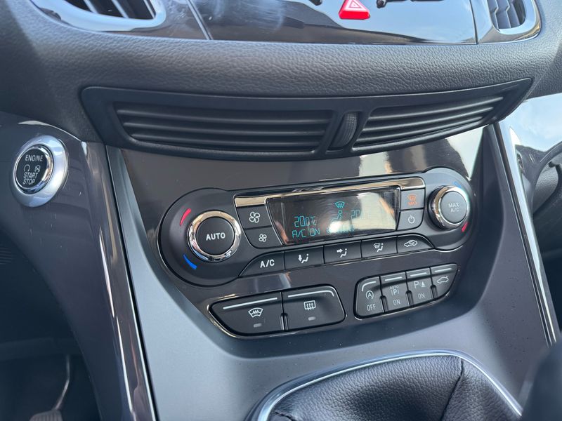 Ford Kuga 1.5 EcoBoost Titanium — zdjęcie 15