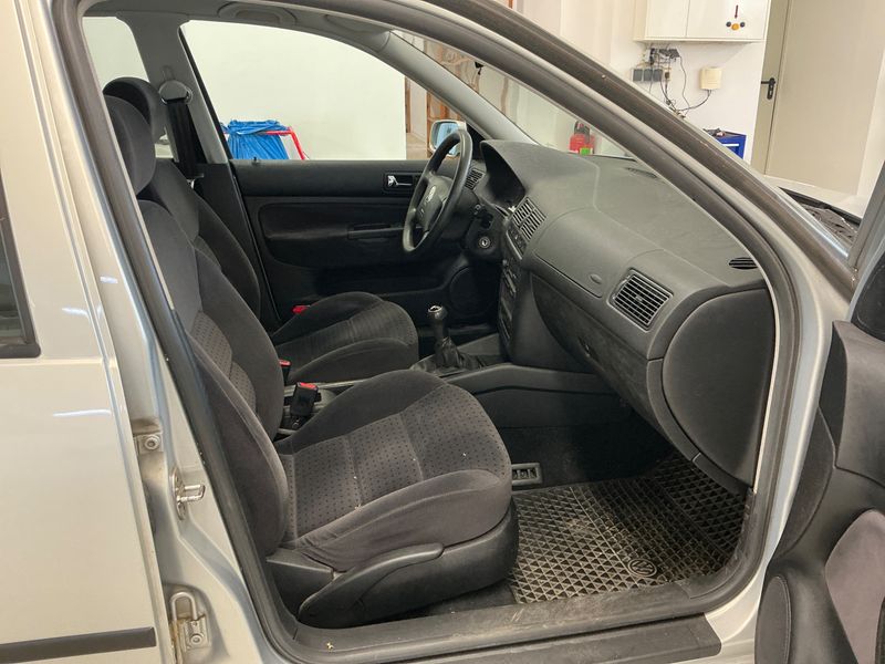 Volkswagen Golf IV 1.6 Comfortline — zdjęcie 3
