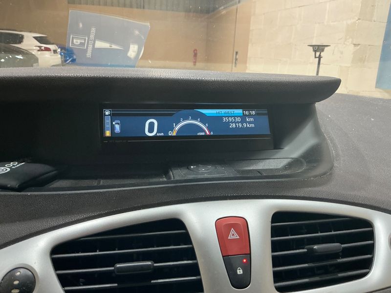 Renault Grand Scenic 1.9 dCi Privilege 2009 – снимка 4