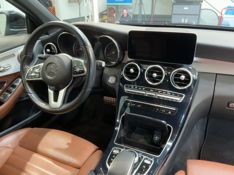 Mercedes-Benz C-Klasse C 300 AMG Line — zdjęcie 12