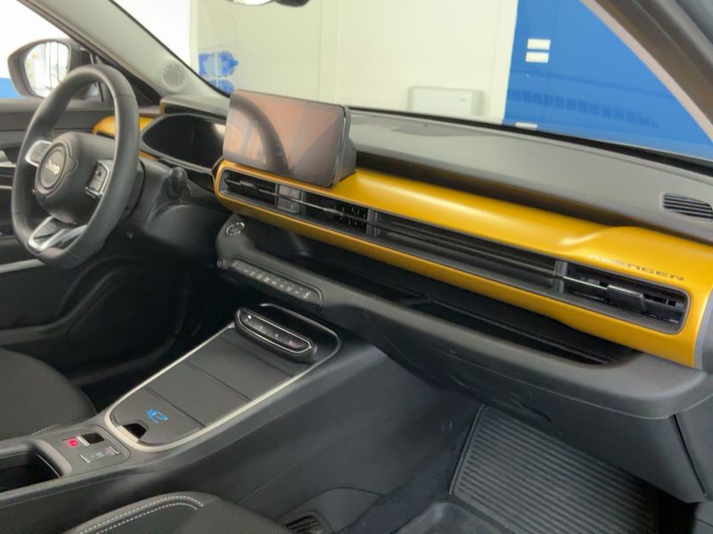 Jeep Avenger electric drive 115 kW Summit Electric 2023 – снимка 17