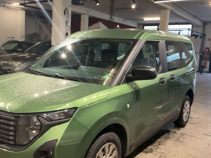 Ford Tourneo Courier 1.0 EcoBoost Trend — zdjęcie 2