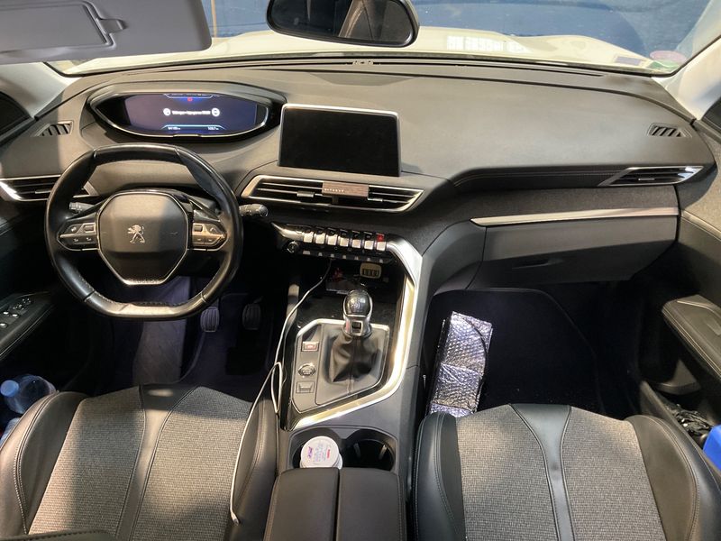 Peugeot 3008 1.2 PureTech Allure Business photo Peugeot 3008 1.2 PureTech Allure Business