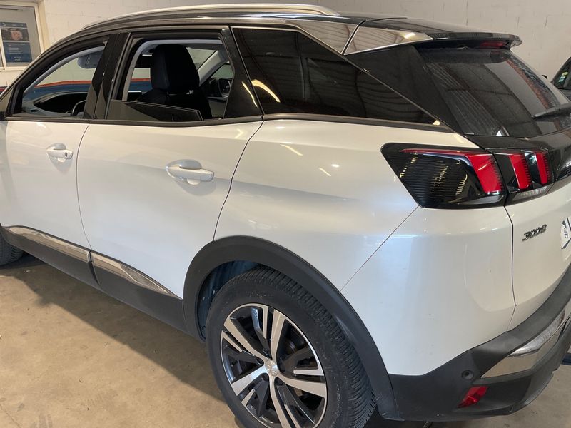 Peugeot 3008 1.2 PureTech Allure Business photo Peugeot 3008 1.2 PureTech Allure Business