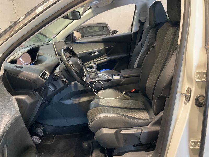 Peugeot 3008 1.2 PureTech Allure Business photo Peugeot 3008 1.2 PureTech Allure Business