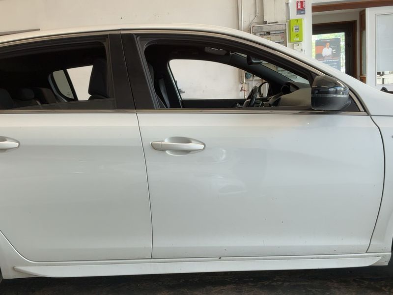 Peugeot 308 1.6 Blue-HDi GT Line — zdjęcie 7